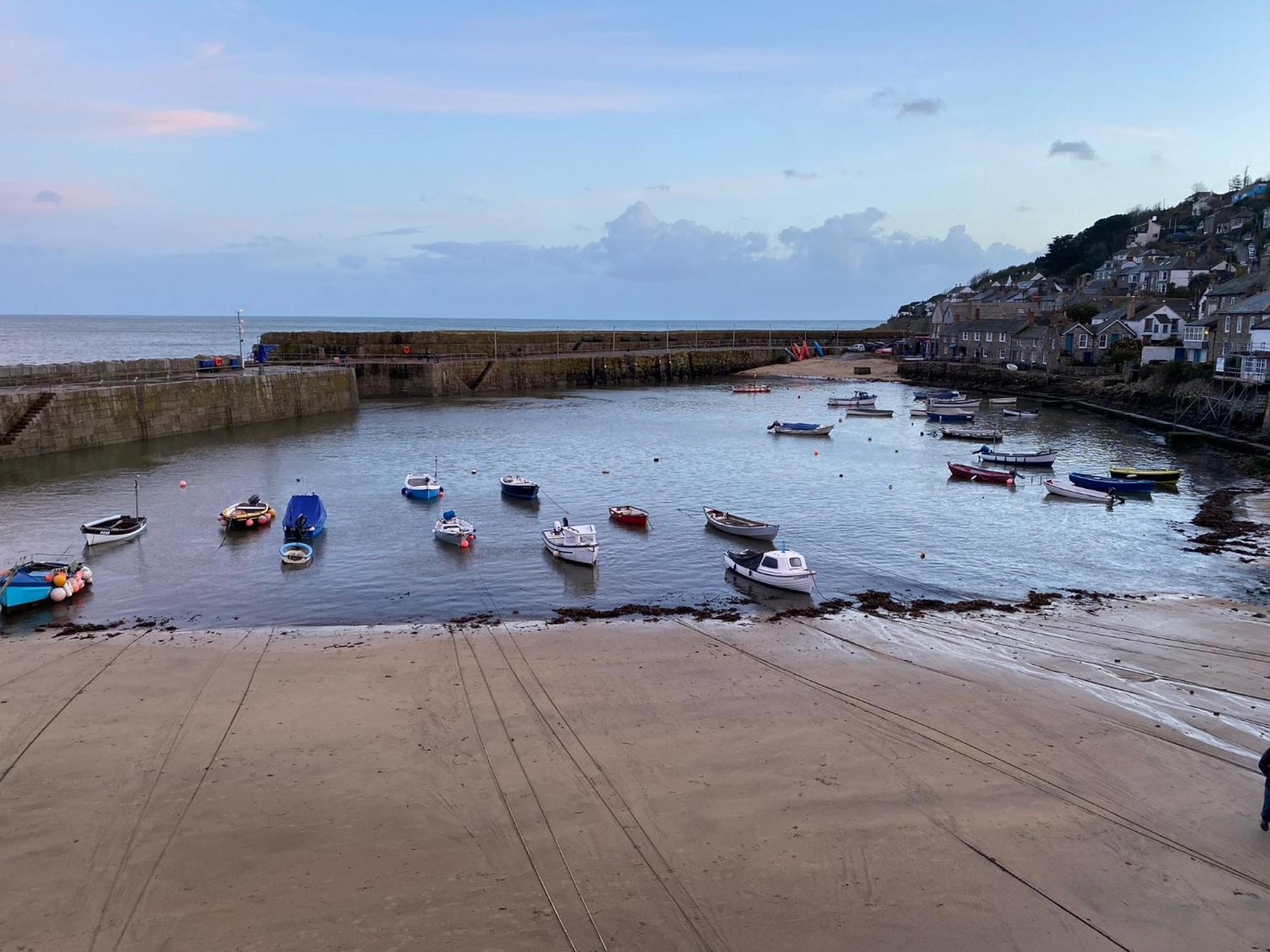 The Old Gallery - Charming Coastal Escape For Two Mousehole Exteriör bild